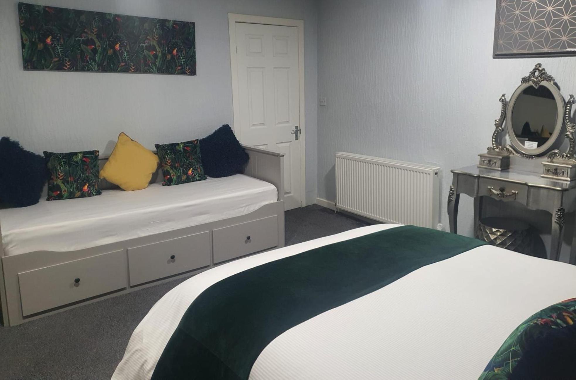 Saphire Glasgow Apartments Giffnock المظهر الخارجي الصورة